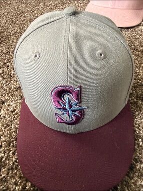 Gray and Maroon Baseball Cap with Embroidered 'S' Logo